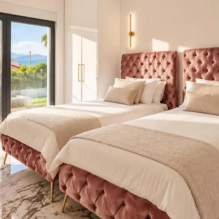 Villa Luxury Noel By Guide